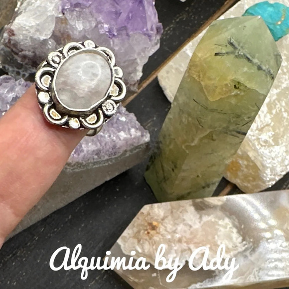 White Quartz silver gem ring - Picture 2 of 2